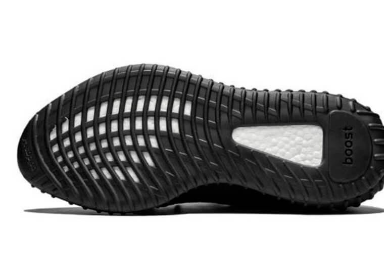 YEEZY BLACK STATIC SUELA